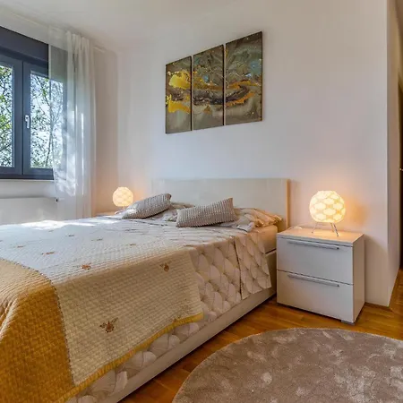 3 Bedroom Beautiful Home In Pula