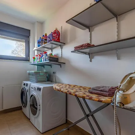 3 Bedroom Beautiful Home In Pula Ferienhaus *