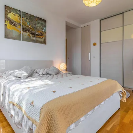 3 Bedroom Beautiful Home In Pula * Pula