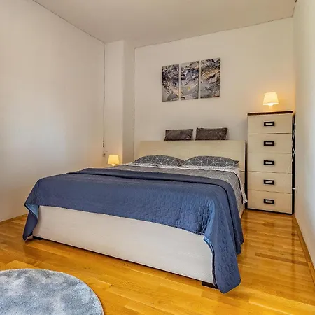 3 Bedroom Beautiful Home In Pula * Pula