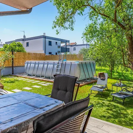 3 Bedroom Lovely In 別荘