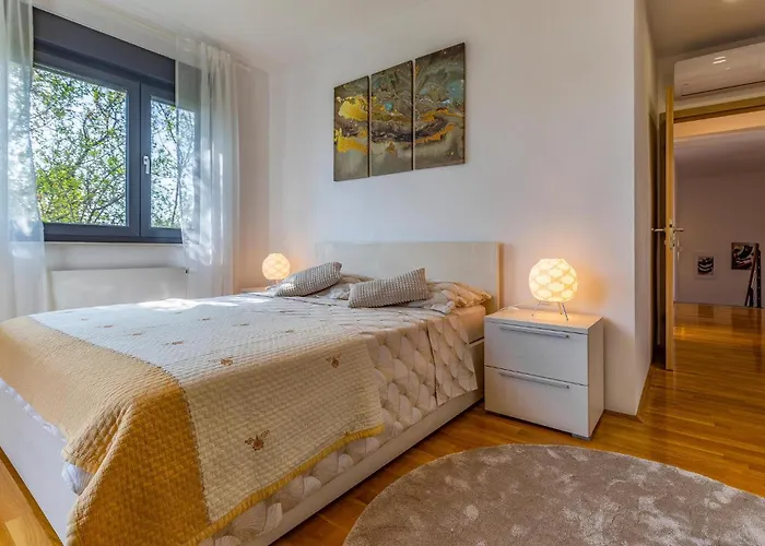 3 Bedroom Lovely In