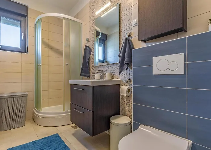 Будинок відпочинку 3 Bedroom Lovely In Пула