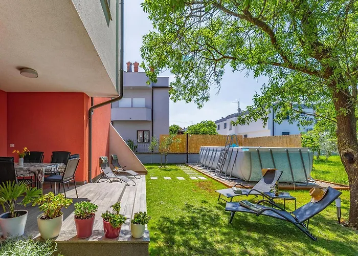 Будинок відпочинку 3 Bedroom Lovely In