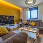 3 Bedroom Beautiful Home In Pula Vikendica
