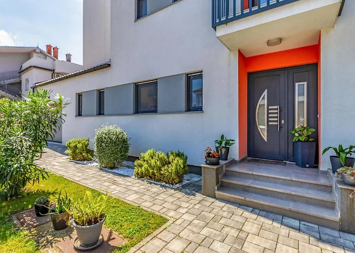 3 Bedroom Lovely In *