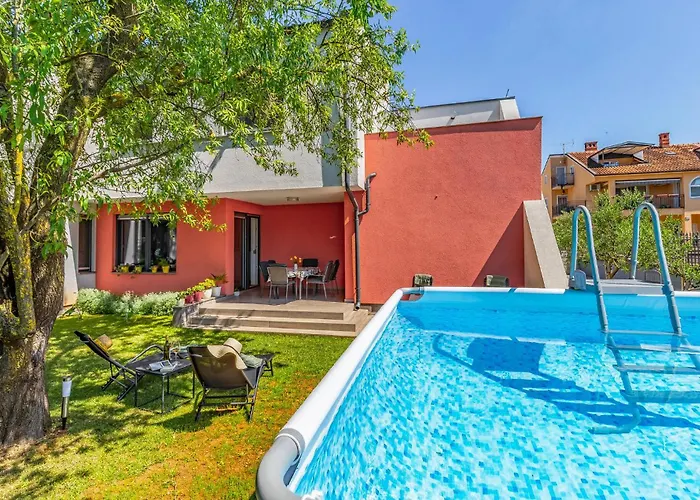 Dom wakacyjny 3 Bedroom Lovely In *