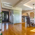 3 Bedroom Beautiful Home In Pula *