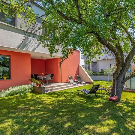Tatil Evi 3 Bedroom Beautiful Home In Pula Pula