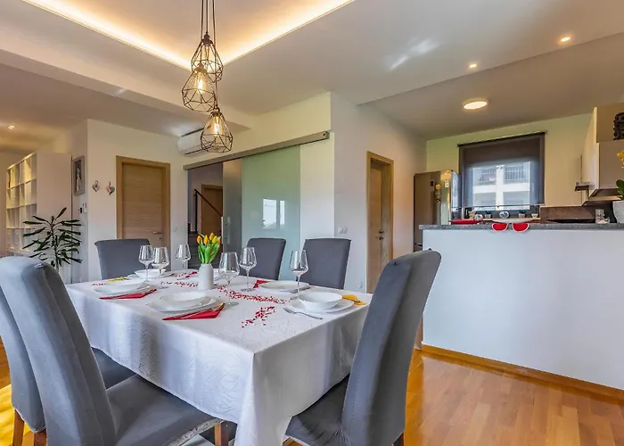 3 Bedroom Lovely In